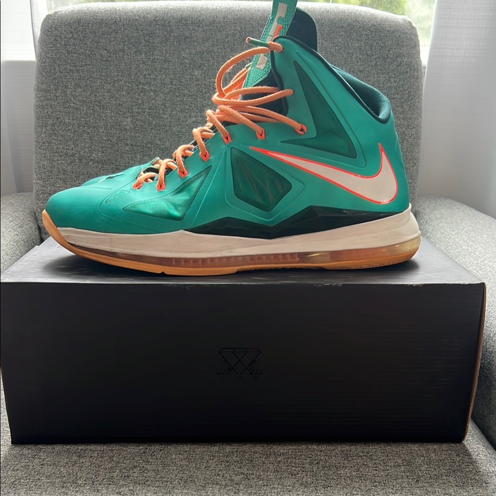 Men’s Nike size 15 LeBron 10
